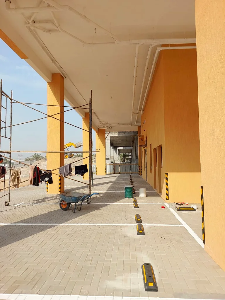 Building on the hill in Ajman, on Mohammed bin Zayed Street, 32 apartments, 5 shops, on Mohammed bin Zayed Street63254980324225112