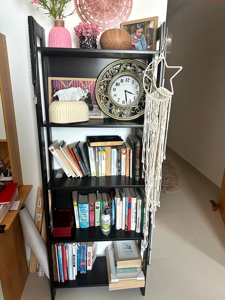 Book Shelf