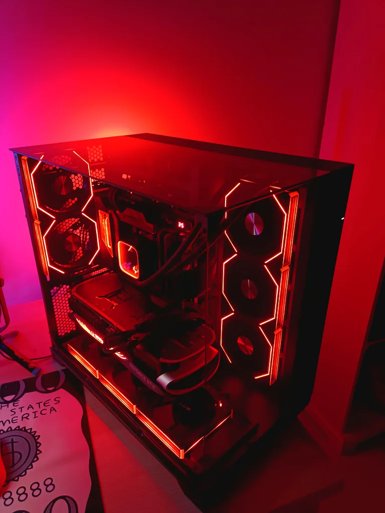9070 XT، Ryzen 9 7950X، 32 جيجابايت، 2 تيرابايت63230192192513111