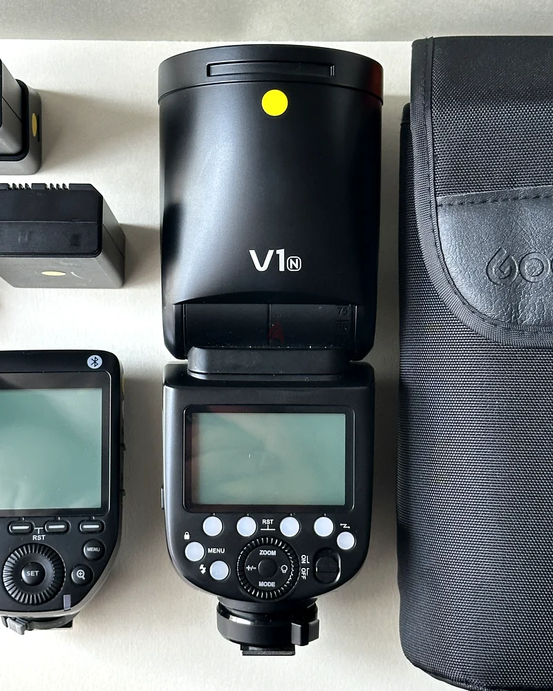 Godox V1 Flash for Nikon with X-Pro II Trigger and extra battery63242171804290111