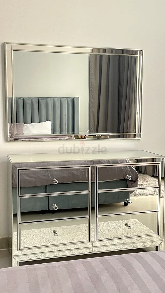 Mirrored Dresser with Matching Mirror jewelry side drawers and 2 side tables matching any bed colors632193407685141112