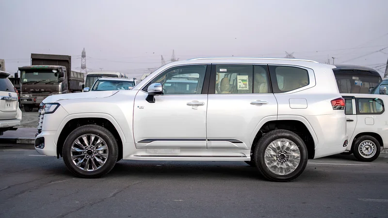 2025 Toyota Land Cruiser LC300 VXR AT Hybrid63158340661763113
