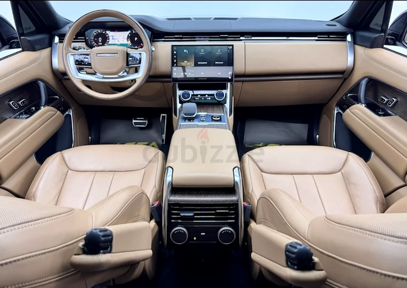 British green Rangerover Vouge 2023 - GCC specs63158799687555114