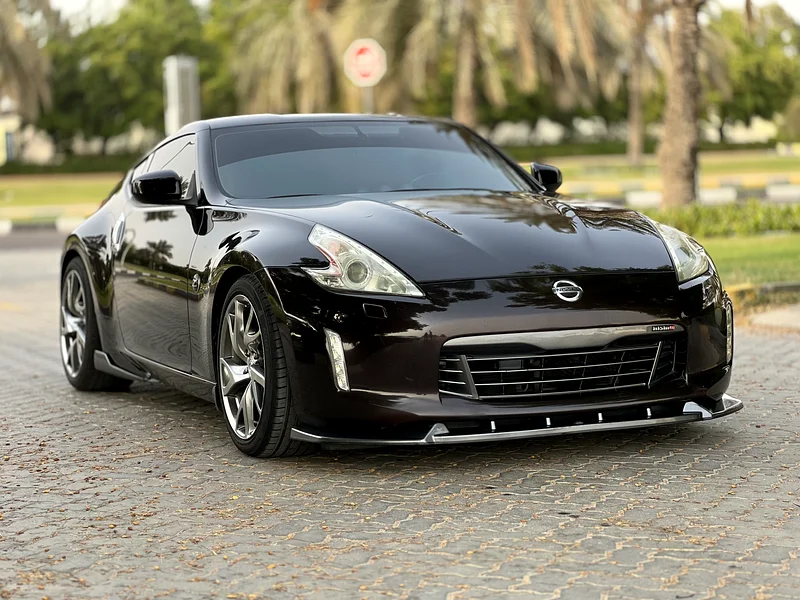 Nissan 370Z 2014 model, Gulf version, agency paint, NISMO kit, two agency keys63167091921793113