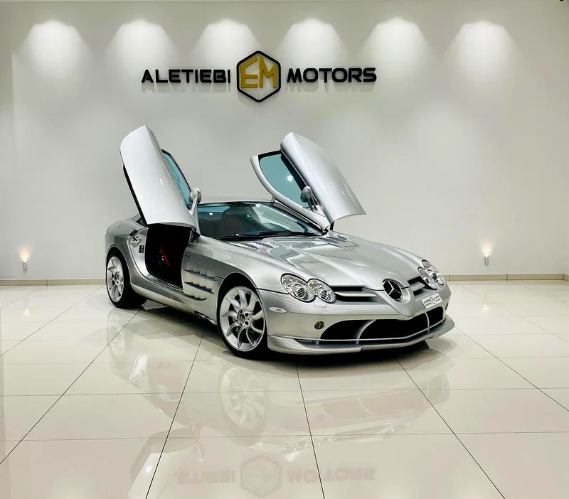 MERCEDES BENZ SLR
2005 MODEL
4000 KM
Japanese Specs632316397077771113