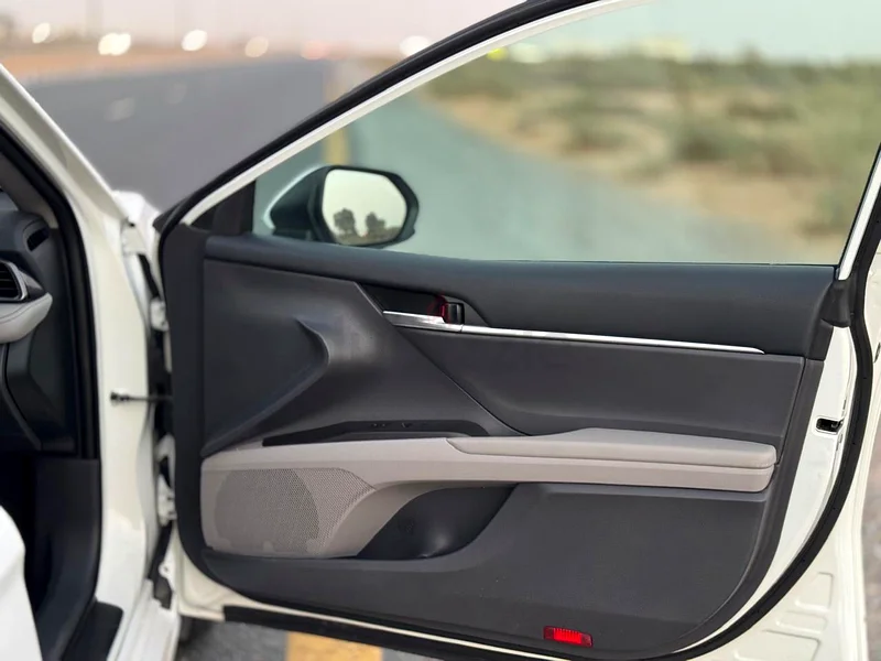 Toyota Camry 2020 with no accidents63165225558147113