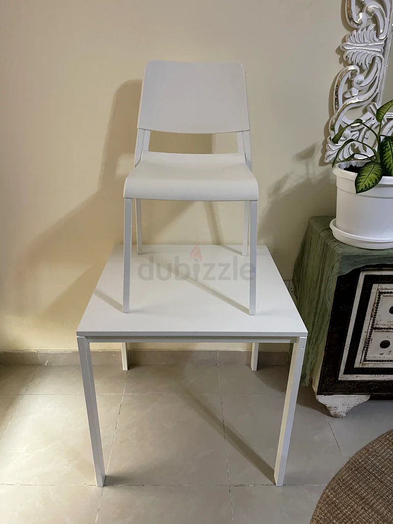 Ikea white table with chair 75cm x 75cm63180833041282112