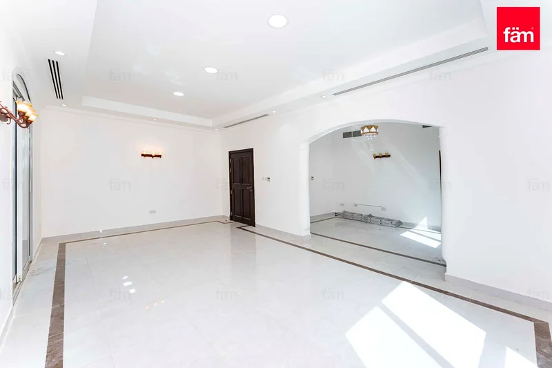 Renewed | Bright | Facing Courtyard | Spacious63727565438210112