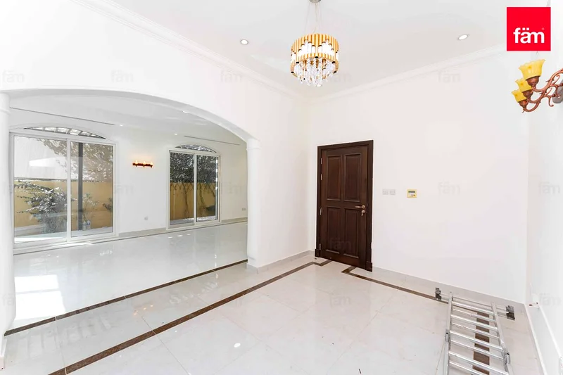 Renewed | Bright | Facing Courtyard | Spacious63727565438210113