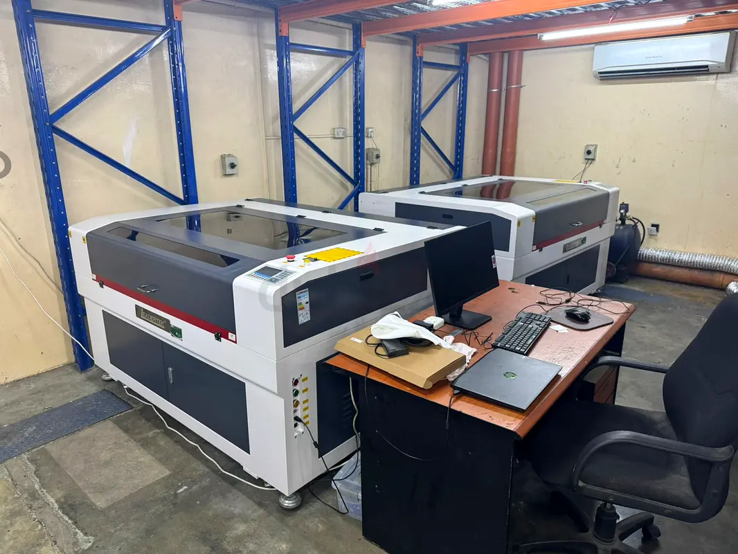 CO2 LASER CUTTING MACHINE FOR SALE