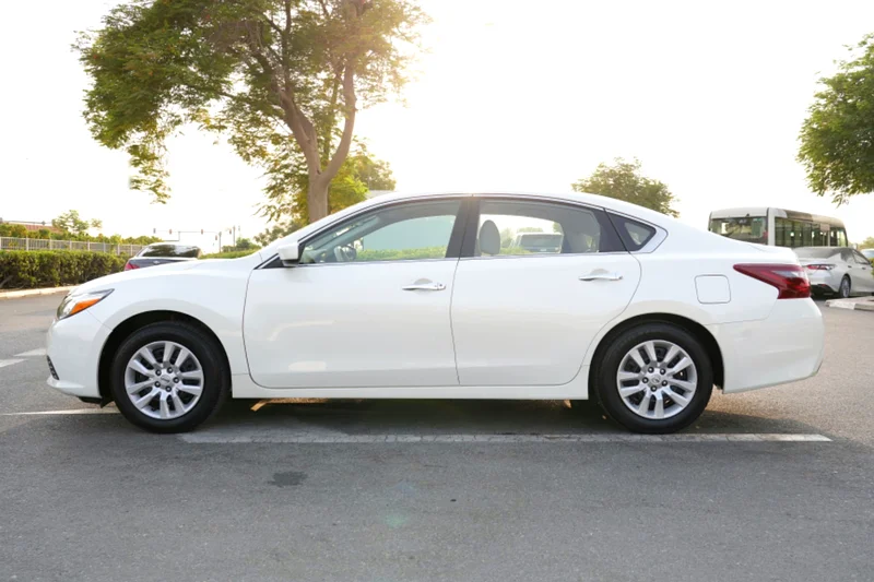 NISSAN ALTIMA 2.5S 77,000 KM MODEL 2018 GCC WHITE63149120193281112