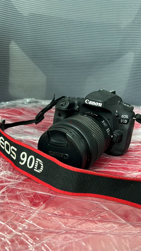 كاميرا كانون EOS 90D ممتازة مع عدسة - التقط مغامراتك!63242171705345112