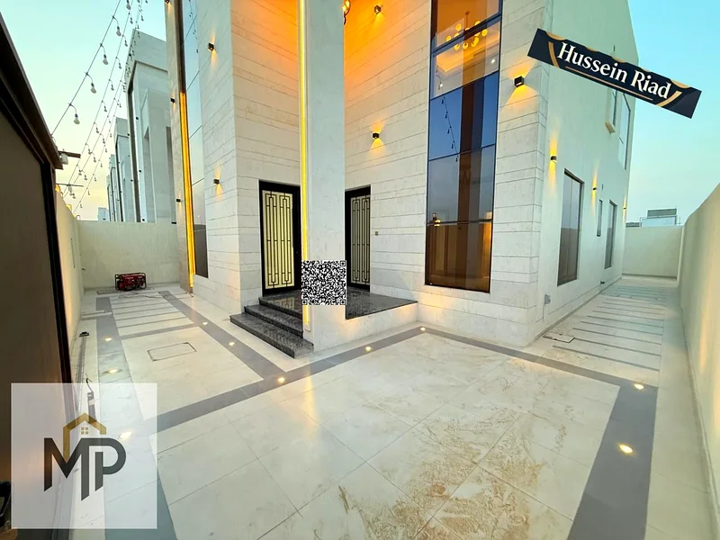 فرصة حقيقية لامتلاك فيلا مميزة في موقع استراتيجي، جاهزة للتفتيش الفوري. مباشرة على الشارع بسعر خاص جدًا.63896628617091114