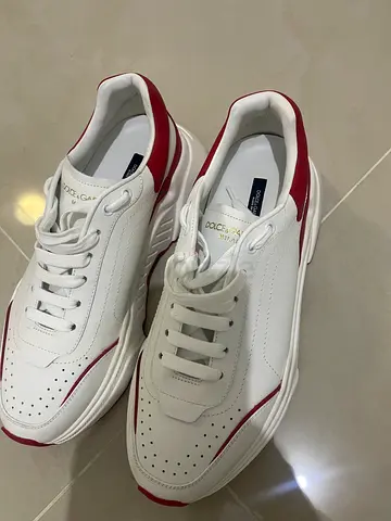Stylish Mens White and Red Sneakers - Perfect for Any Occasion!