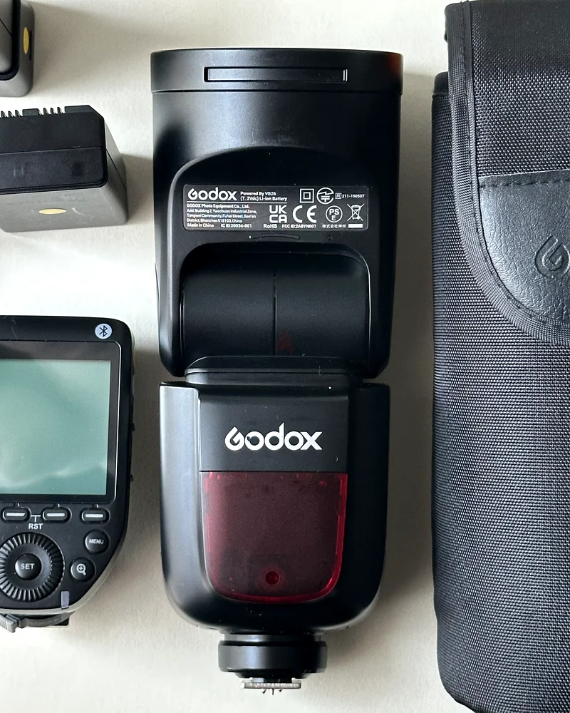 Godox V1 Flash for Nikon with X-Pro II Trigger and extra battery63242171804290112