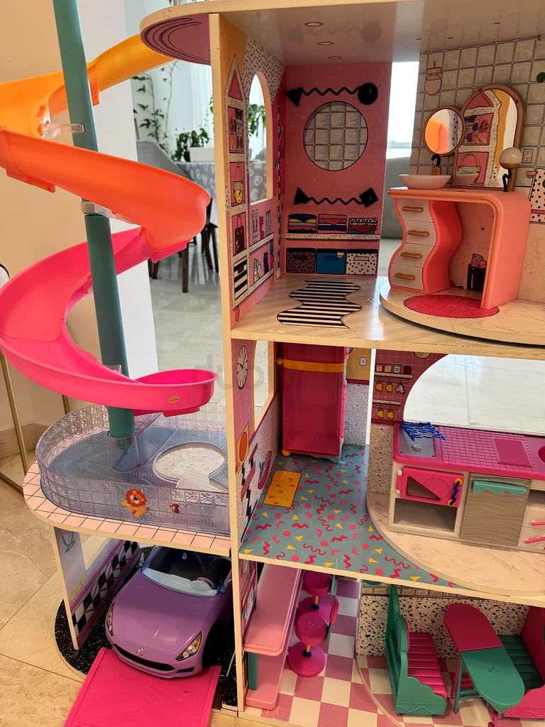 LOL Surprise Party Playhouse + Barbie Car free63226787336579112