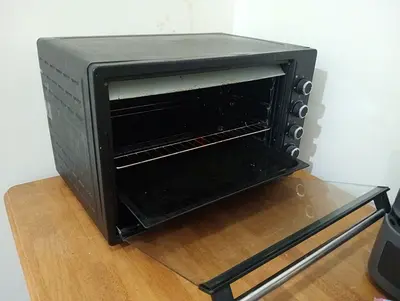 Perfect for electric-oven users! Bompani electric oven in excellent condition.