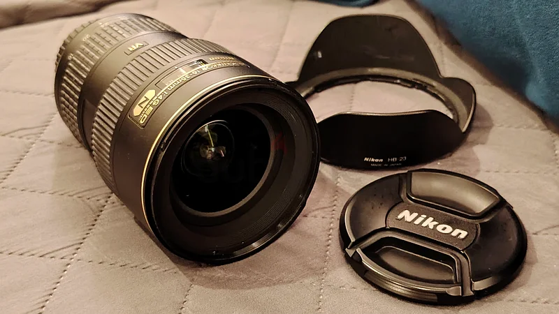 Nikon lens 16-35mm 1:4G ED63240631602819112