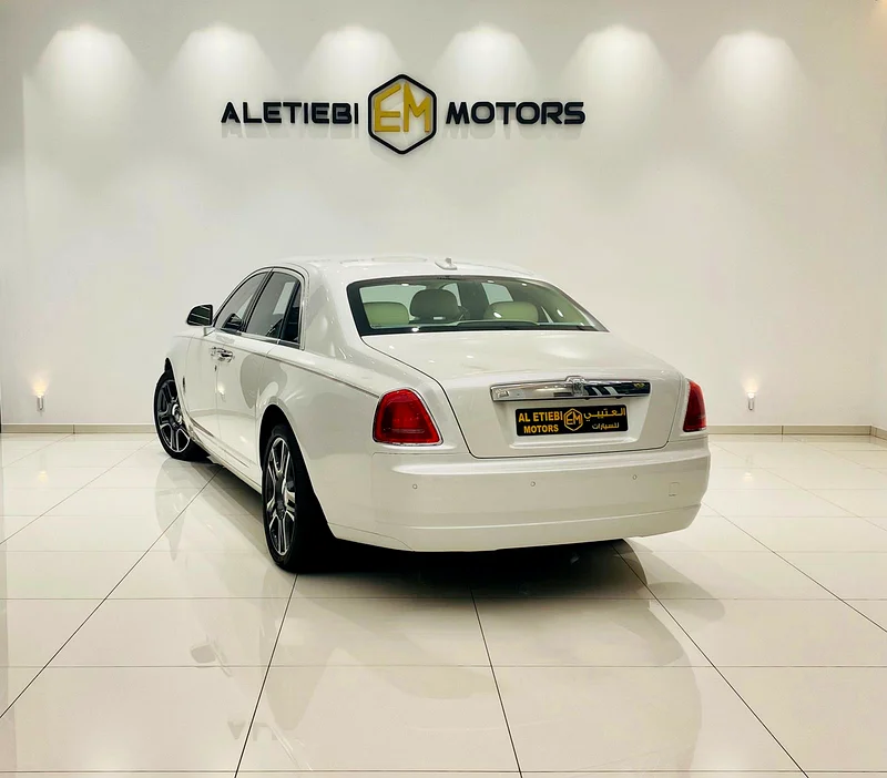 رولز رويس غوست بجميع الخيارات  
موديل 2016  
45,000 كم  
مواصفات دول مجلس التعاون الخليجي63173485727491113