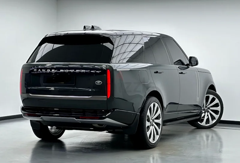 British green Rangerover Vouge 2023 - GCC specs63158799687555111