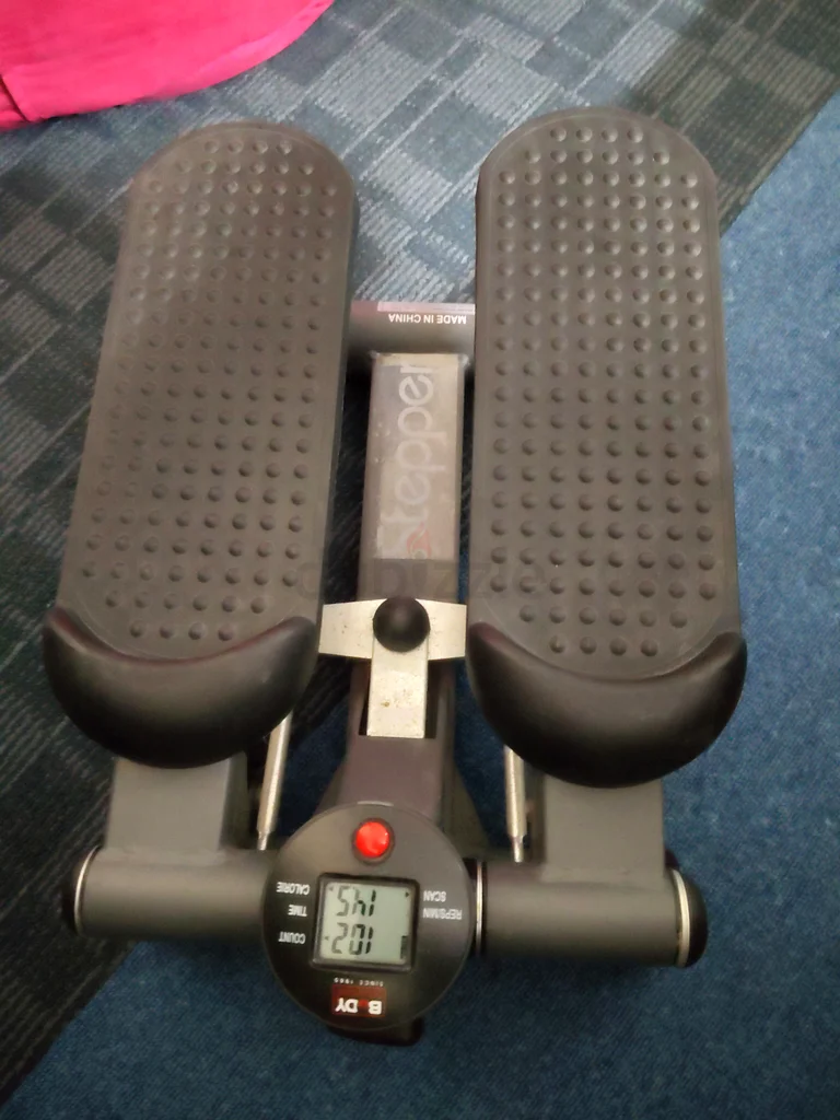 Get Fit with This Body sculpture Compact Stepper - Perfect for Home Workouts!63241650482947113