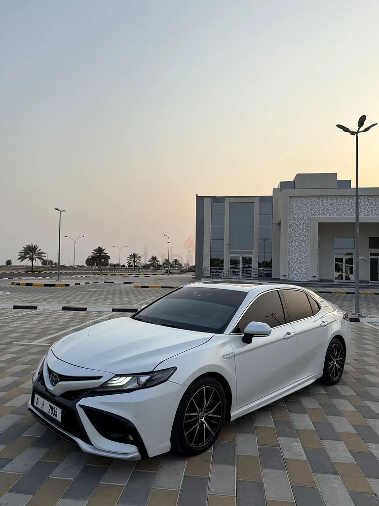 صبغ وكاله كامري 2023 قراند اسبورت V6 من داخل احمر631661577208341116