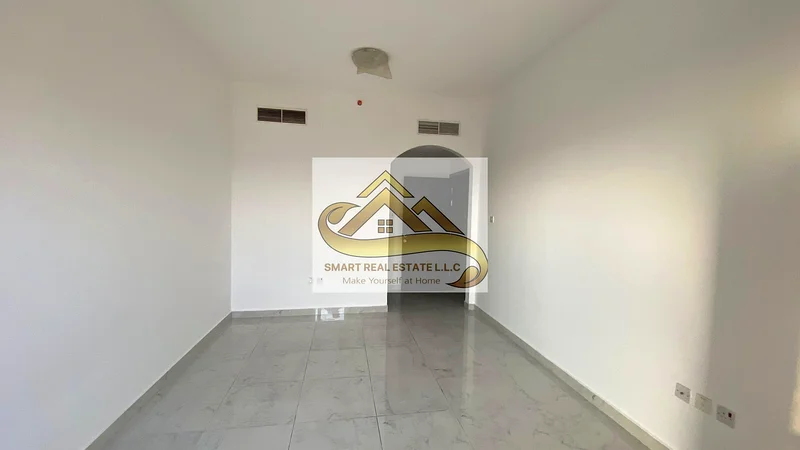 شقة بمساحة كبيرة للبيع في برج الغروبوب في منطقة العاليا مع حمام واحد ومطبخ منفصل كبير مع منظر جميل | الموقع المميز63256578570370112