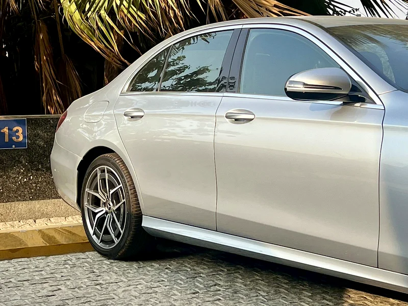 2022 Mercedes Benz E200 | 2 Years Warranty | European Specs | original paint63161067557761112