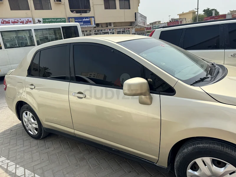 Nissan Tida 201263156990856961112