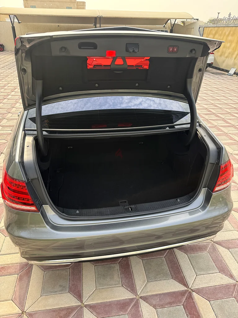 E Class 300 AMG low mileage GCC original paint no accident63158801172737113