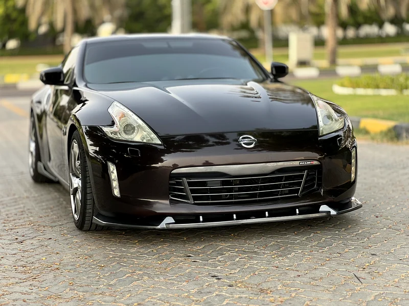 Nissan 370Z 2014 model, Gulf version, agency paint, NISMO kit, two agency keys63167091921793112