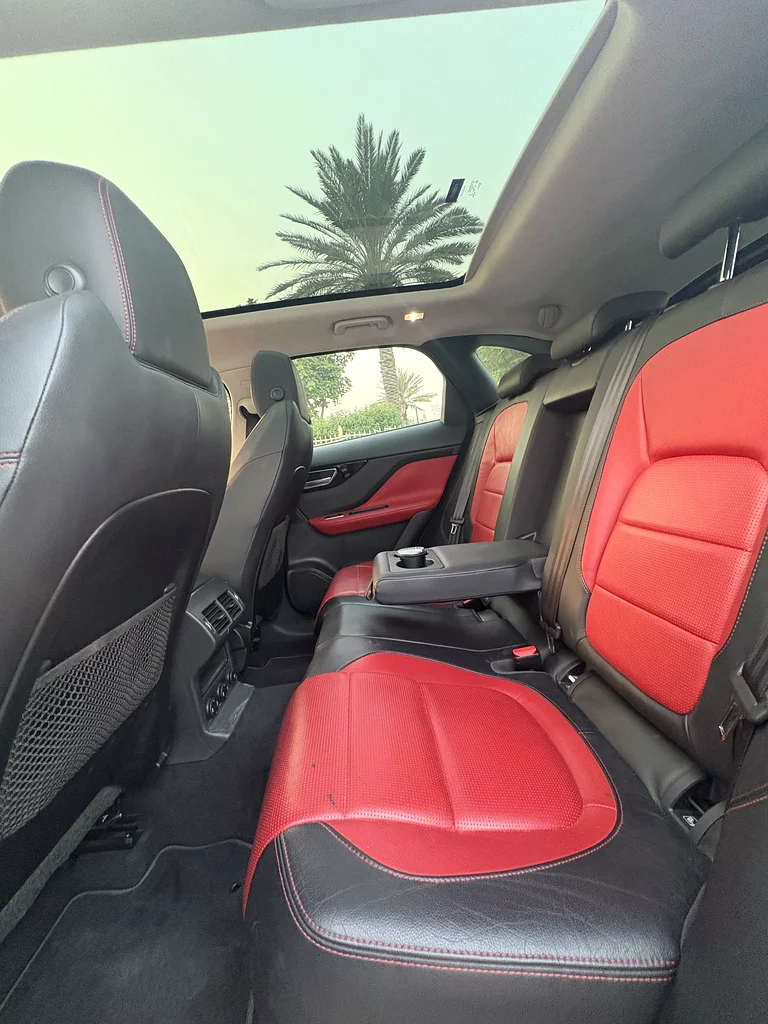 جاكوار F-PACE R سبورت / دول مجلس التعاون الخليجي / 2019 / طلاء أصلي / صيانة من الوكالة / مفتاحان63221824769793113