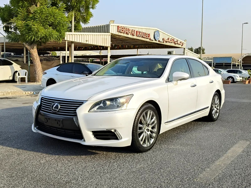 LEXUS LS460 2016 MODEL WHITE COLOR.  VCC CASTOM PAPER. 149K ONLY.63226216102657111