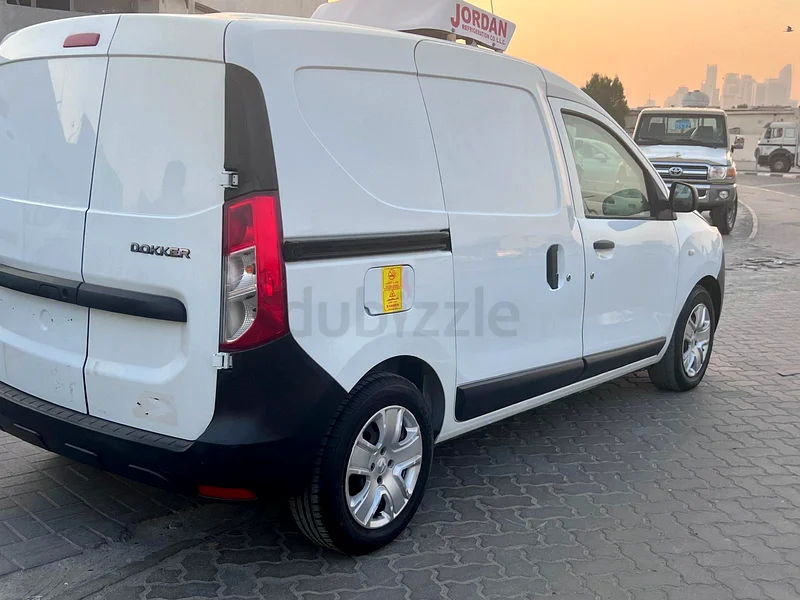 Renault Dokker 2021 in excellent condition - Renault Dokker 2021 excellent condition631354907811851113