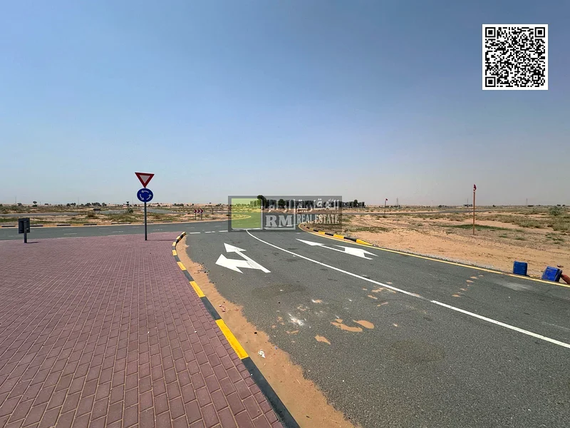 فيلا سكنية بزاوية كبيرة للبيع على الطريق الرئيسي  
"أراضٍ سكنية للبيع في أكبر مشروع في أم القيوين – بساتين السرة"63184695390594111