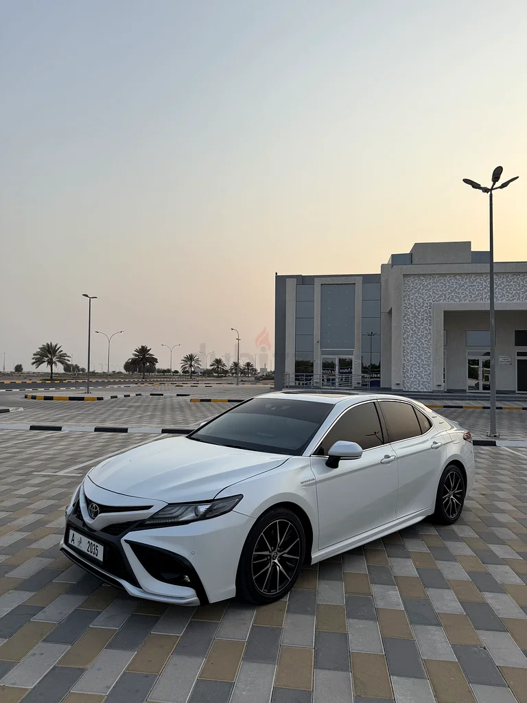 صبغ وكاله كامري 2023 قراند اسبورت V6 من داخل احمر63166157720834111