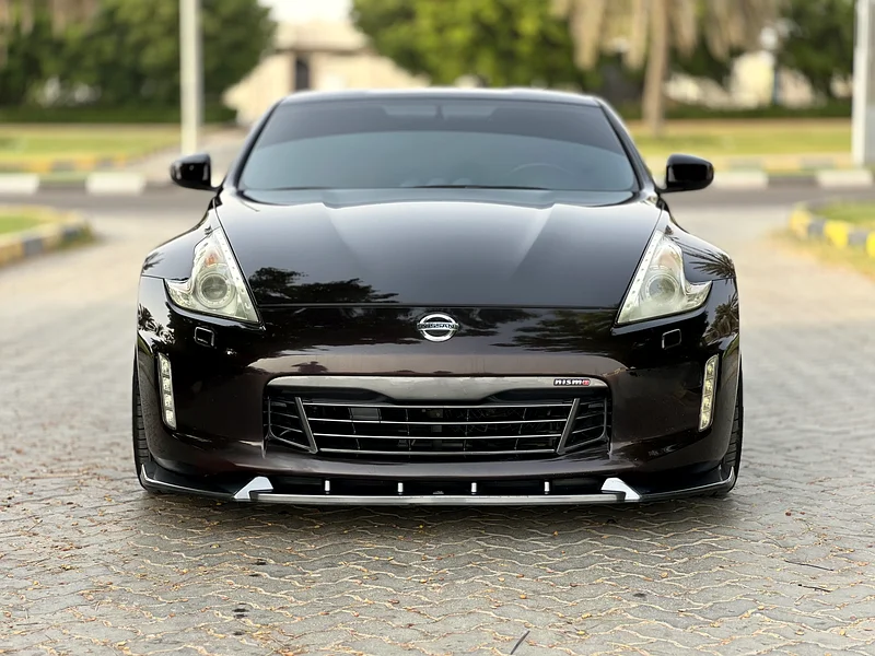 Nissan 370Z 2014 model, Gulf version, agency paint, NISMO kit, two agency keys63167091921793111
