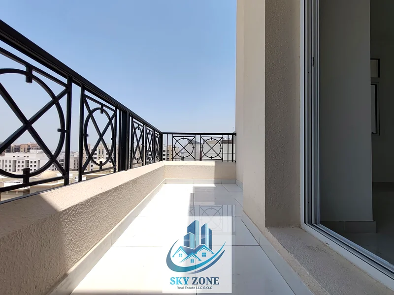 شقة واسعة / 2 غرفة نوم / بالقرب من مسجد الشيخ راشد / فقط بـ 72 ألف63808433364355111