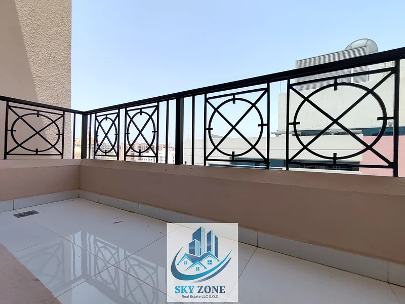 شقة واسعة / 2 غرفة نوم / بالقرب من مسجد الشيخ راشد / فقط بـ 72 ألف63808433364355114