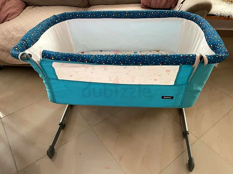 سرير أطفال صغير قابل للحمل - مثالي لنوم مريح!63175286120961111
