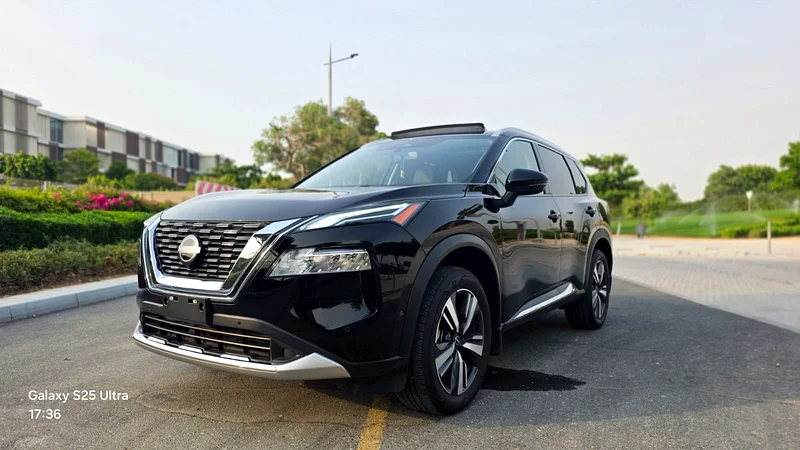 Nissan Rogue platinum Clean title canadian model 2023 Full option63227779577217112