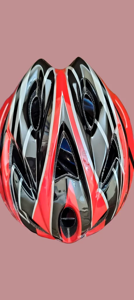 Stylish Black Sports Helmet for Safety Enthusiasts63249258415361112