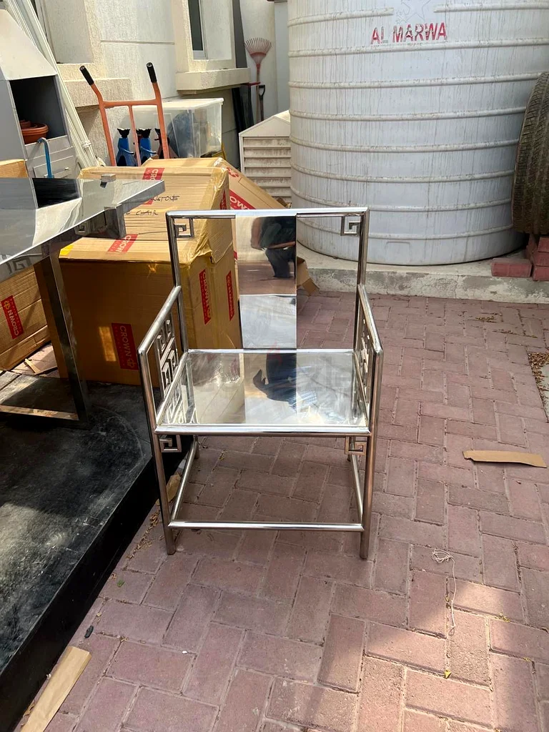 Large dinning table and chairs63216833543171113