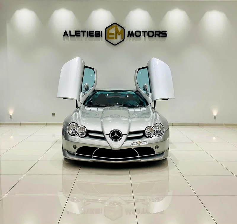 MERCEDES BENZ SLR
2005 MODEL
4000 KM
Japanese Specs63231639707777112