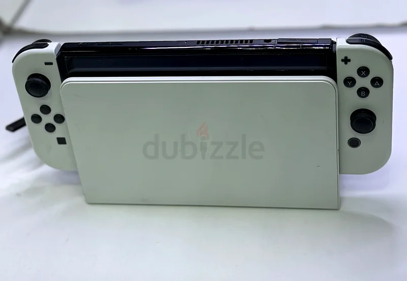 In excellent condition, Nintendo Switch OLED63200648702082111