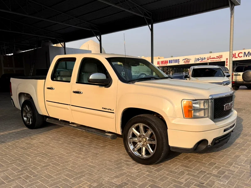 James Sierra Denali 2013 Gulf version in excellent condition, first owner, full option, beige leather interior, screen, sensors, sunroof63139217747587112