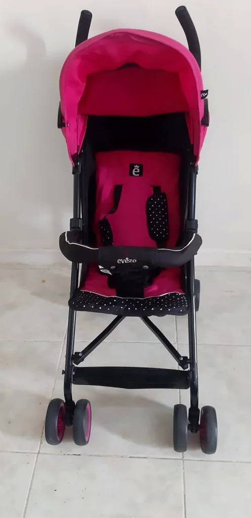 Compact and Stylish Baby Stroller for Sale!/ عربية اطفال للبيع !!63204849041155114