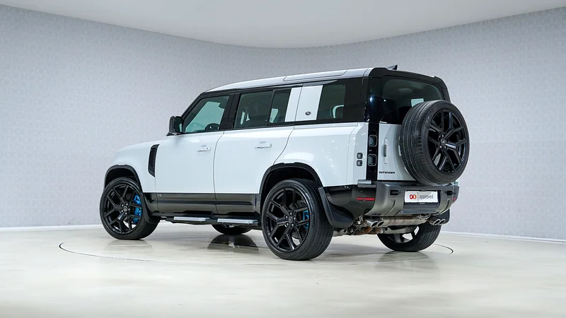 Defender 110 P525 Edition | AED 6,150 PM | Warranty Sept-2026 | GCC63177102892803111