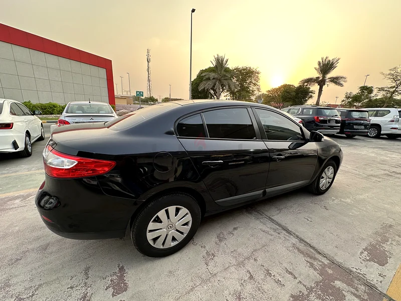 Car for sale 2015 Model Renault fluence63221302020738113