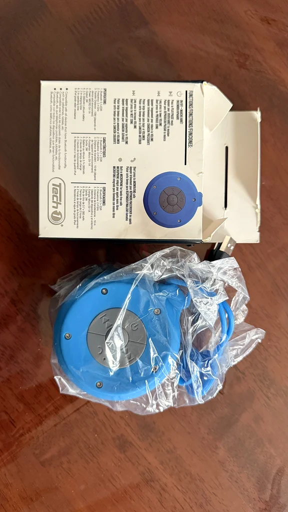 Portable Waterproof Bluetooth Speaker - Perfect for Outdoor Fun!63166175227779111